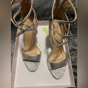 Size 9 Badgley Mischka Silver Shoes